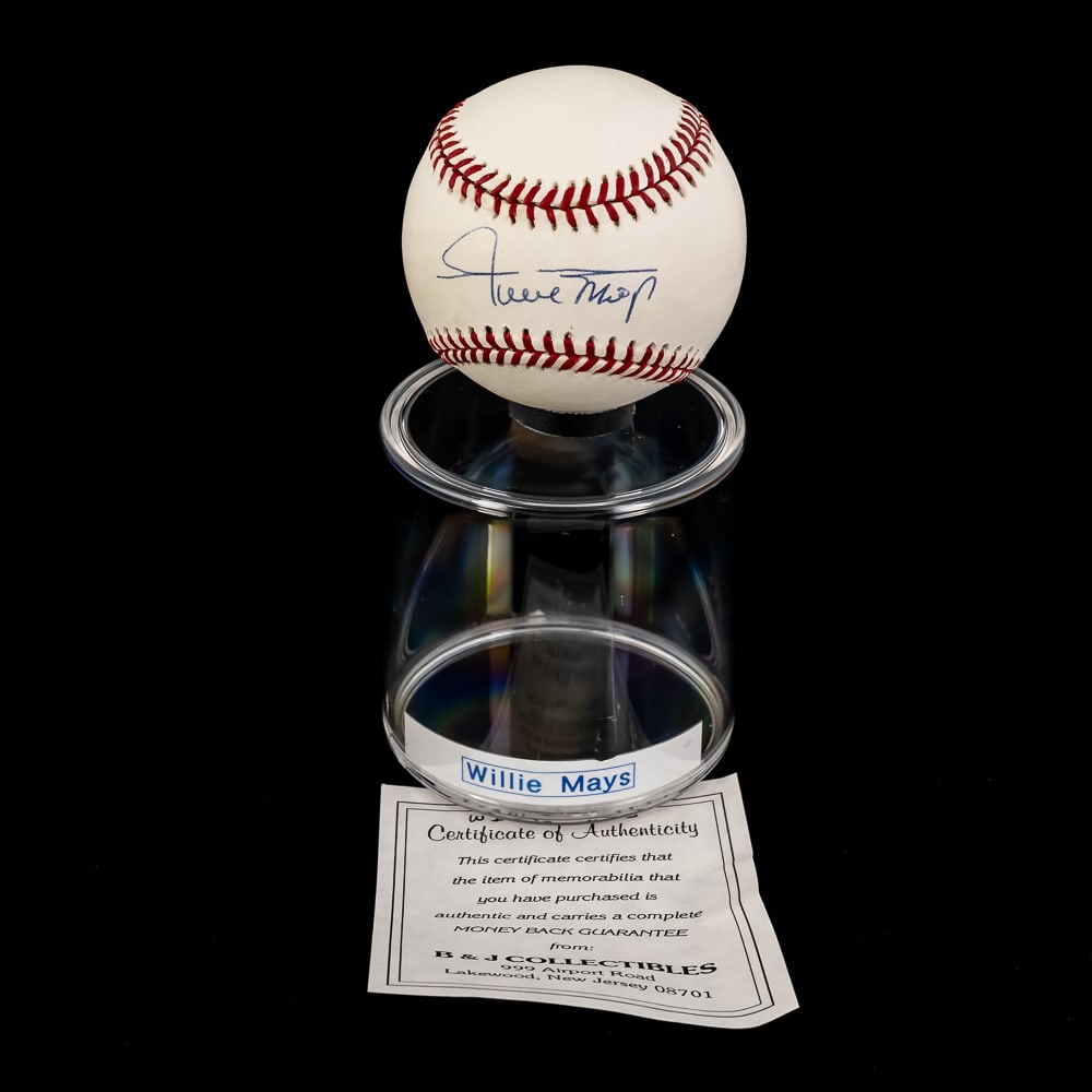 Willie Mays Autographed MLB NL Baseball w COA: San Francisco Giants fan favorite & HOF inductee Willie "The Sey Hey Kid" Mays autographed Rawlings Official National League Baseball. B&J COA; Bold Blue ink signature smack dab in the sweet spot !!!