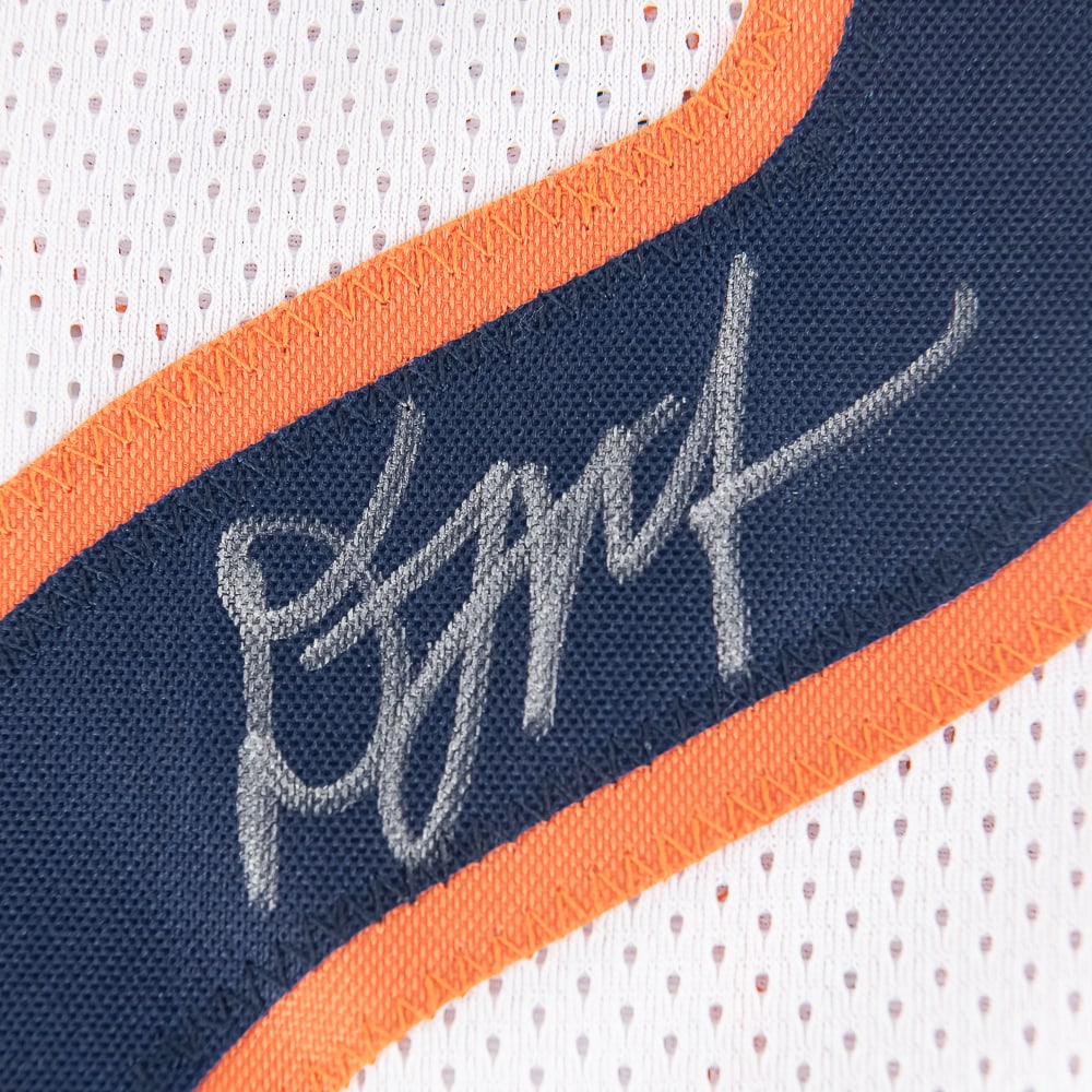 D.J. Moore Autographed Chicago Bears Jersey w JSA: D.J. Moore autographed Chicago Bears Jersey featuring JSA Authentication. Ready to be framed up!! Perfect addition to your collection, please use photos to judge condition and bid accordingly.