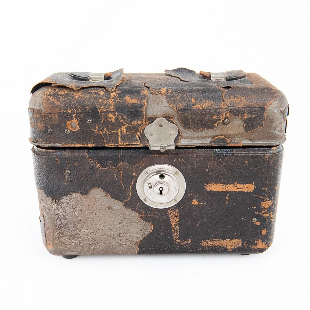 Bausch & Lomb Precision Level & Case - 8