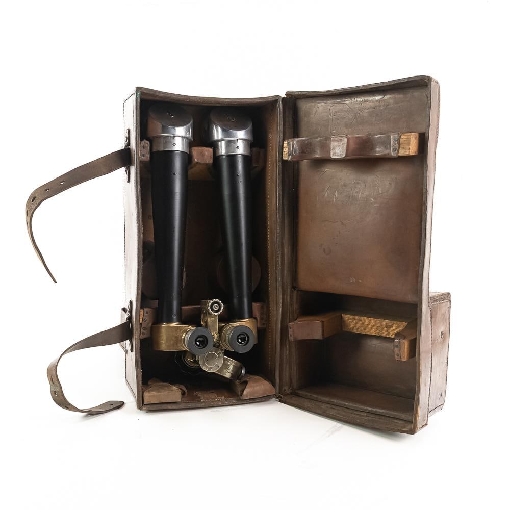 WWI Bausch & Lomb M1915 B.C. Telescope: This genuine U.S. military B.C. (Battery Commander) Telescope, Model of 1915 A1, was manufactured by the Bausch & Lomb Optical Company of Rochester, New York, in 1918. This trench periscope features
