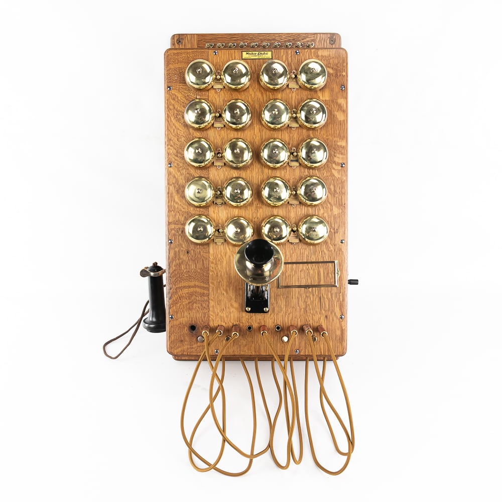 Antique Early 20 Bell Western Electric Telephone (1 of 16)