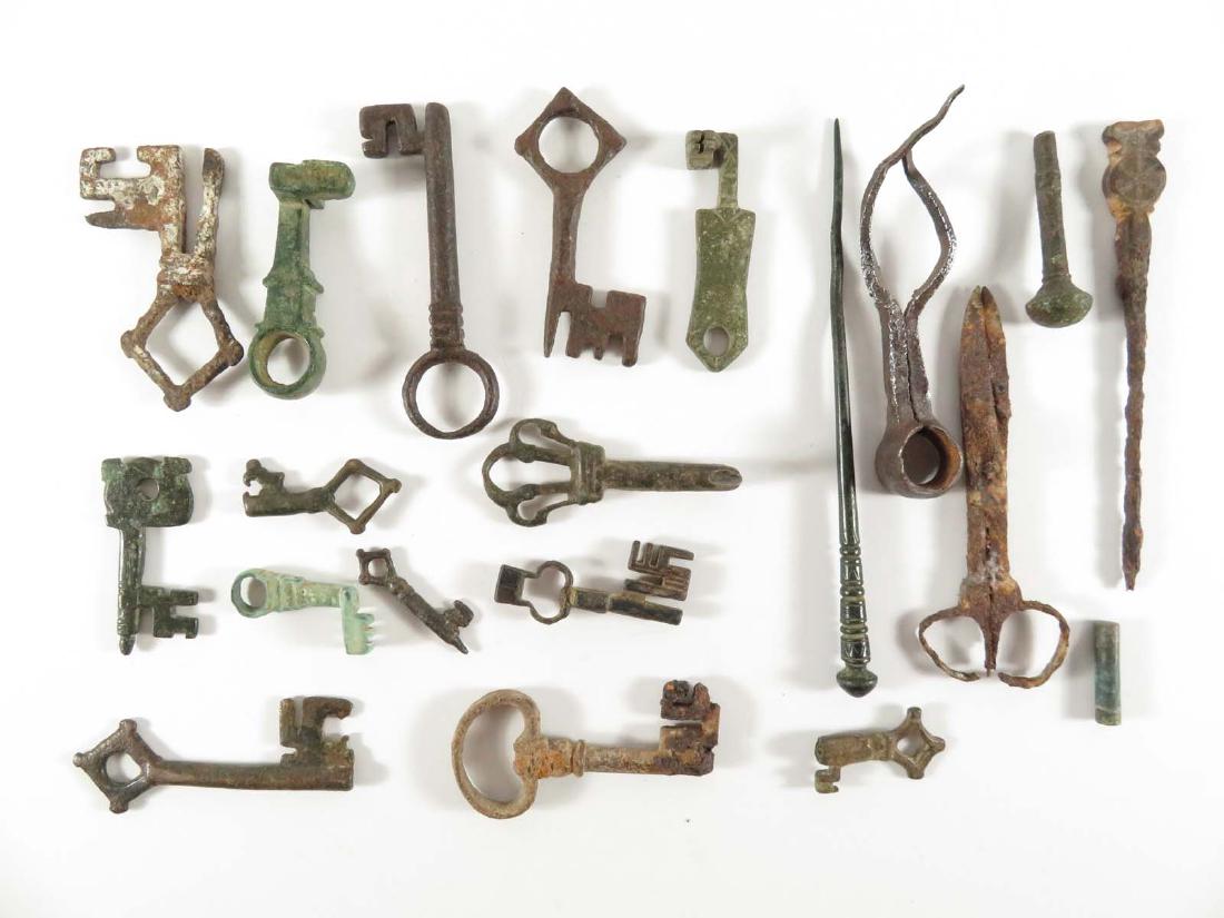 Ancient Roman Bronze Key Lot And Metals (1 of 6)