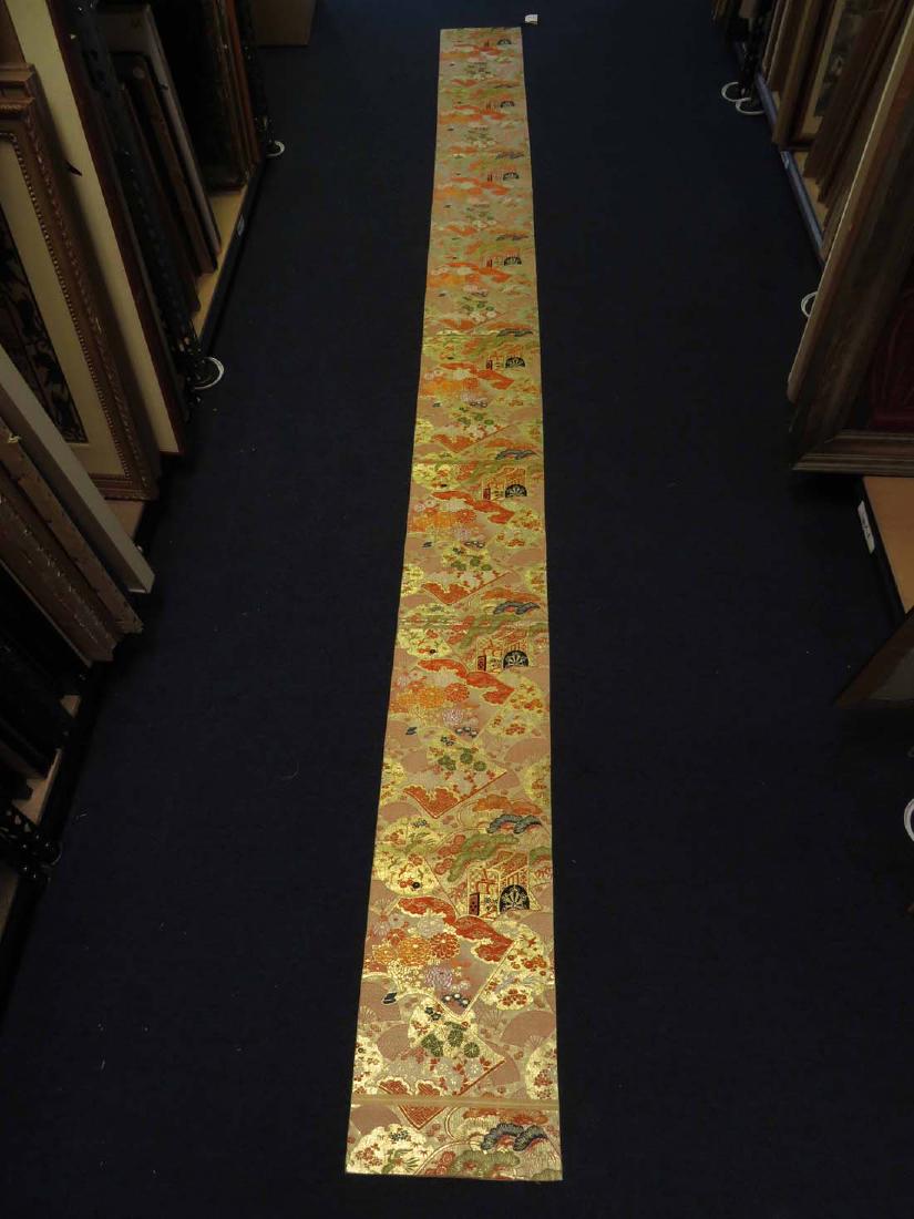Japanese Brocade Kimono Maru Obi Ex Flying Crane: TYPE:Antiques SUB TYPE:Clothing REGION:Asia SUB REGION:Japan MEDIUM:Silk SGD/UNS: TITLE:Japanese Brocade Kimono Maru Obi Ex Flying Crane CATALOG NOTES:An excellent silk Japanese obi sash. Former inven