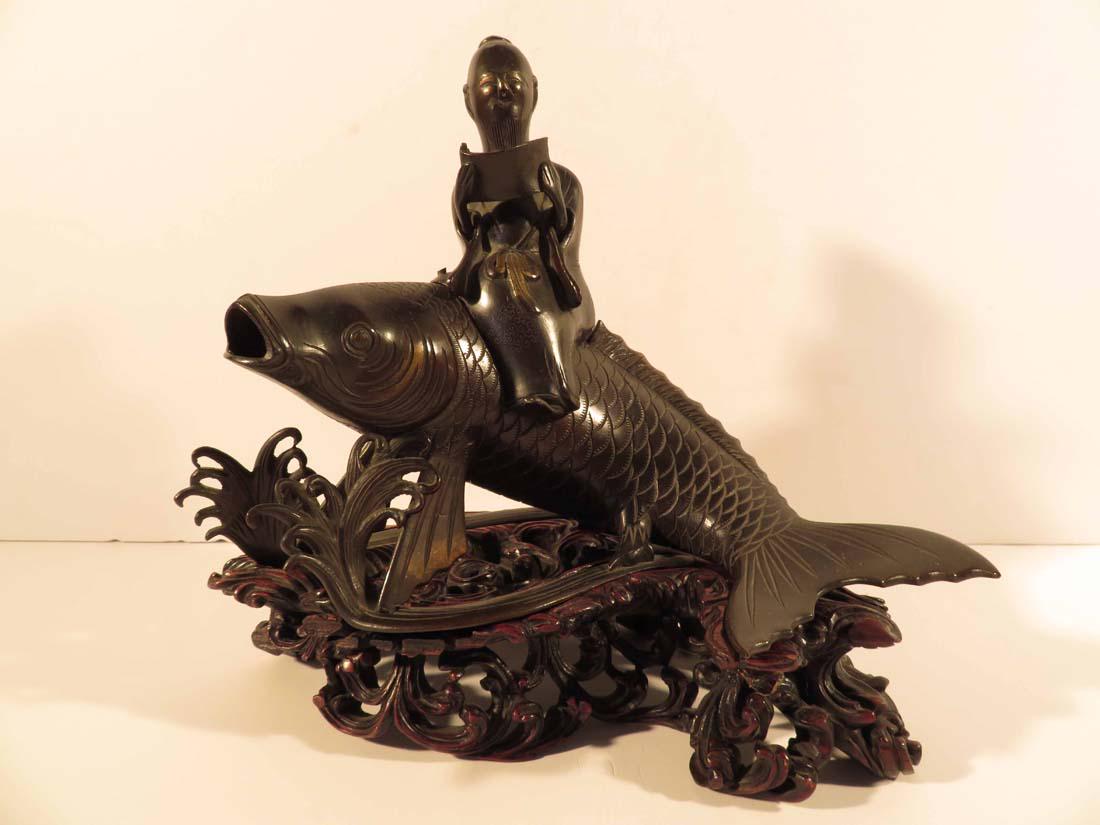 LG Bronze Censor Chinese or Japanese Man Fish: TYPE:Antiques SUB TYPE:Censor REGION:Asia SUB REGION: MEDIUM:Bronze SGD/UNS: TITLE:LG Bronze Censor Chinese or Japanese Man Fish CATALOG NOTES:A fine quality Chinese or Japanese bronze incense burner 