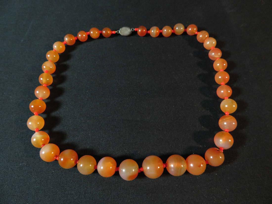 Necklace Carnelian or Garnet Bead Silver ? Clasp: TYPE:Antiques SUB TYPE:Jewelry REGION: SUB REGION: MEDIUM: SGD/UNS: TITLE:Necklace Carnelian or Garnet Bead Silver ? Clasp CATALOG NOTES: INSIDE HEIGHT: INSIDE WIDTH: OUTSIDE HEIGHT:19 OUTSIDE WIDTH: 