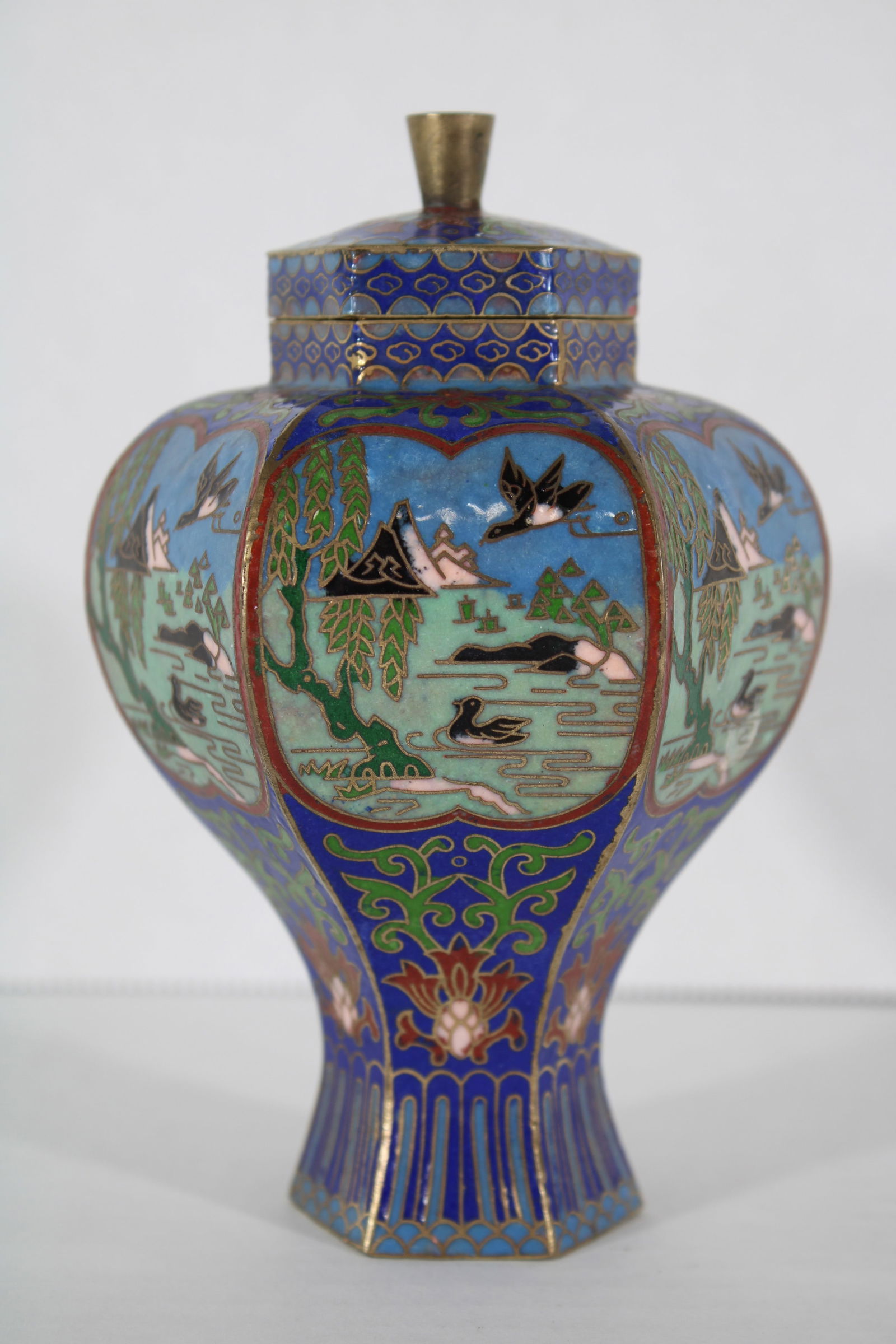 Chinese 5.125" Cloisonne 20th C Covered Vase 6 Sided Bird Over Landscape (1 of 4)