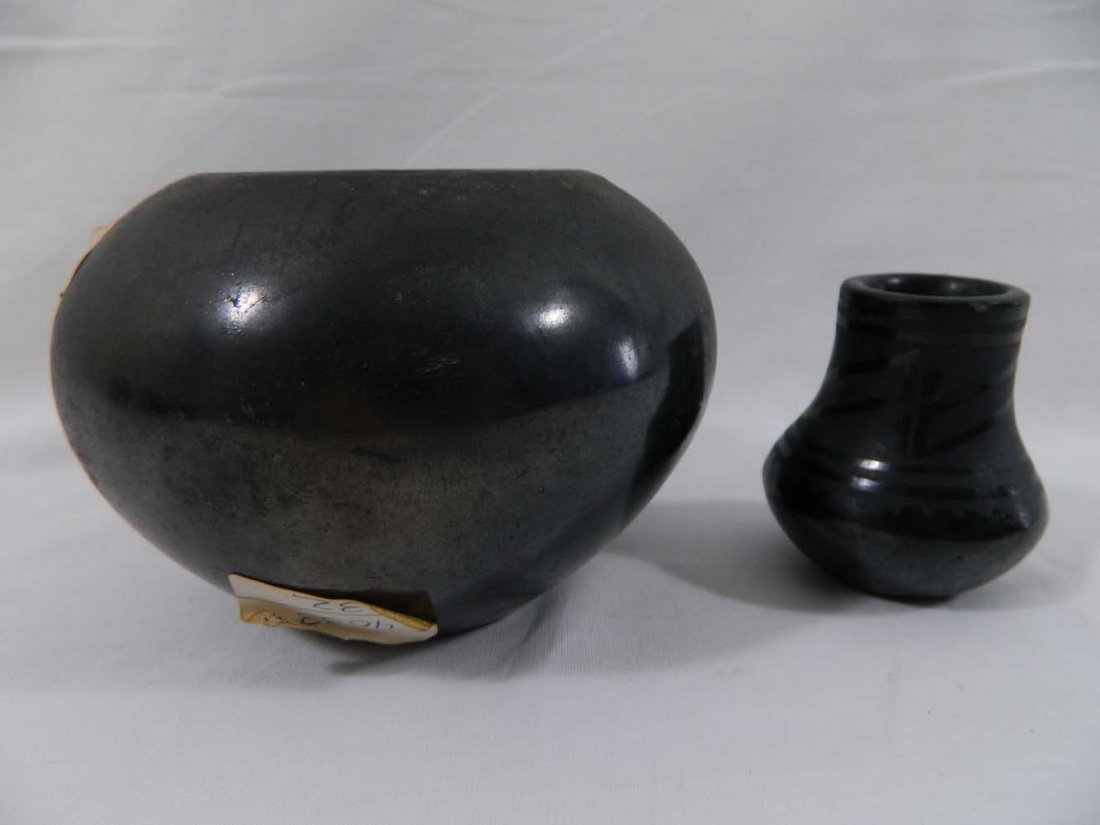 San Ildefonso Blackware. Bowl and small vase. (1 of 7)