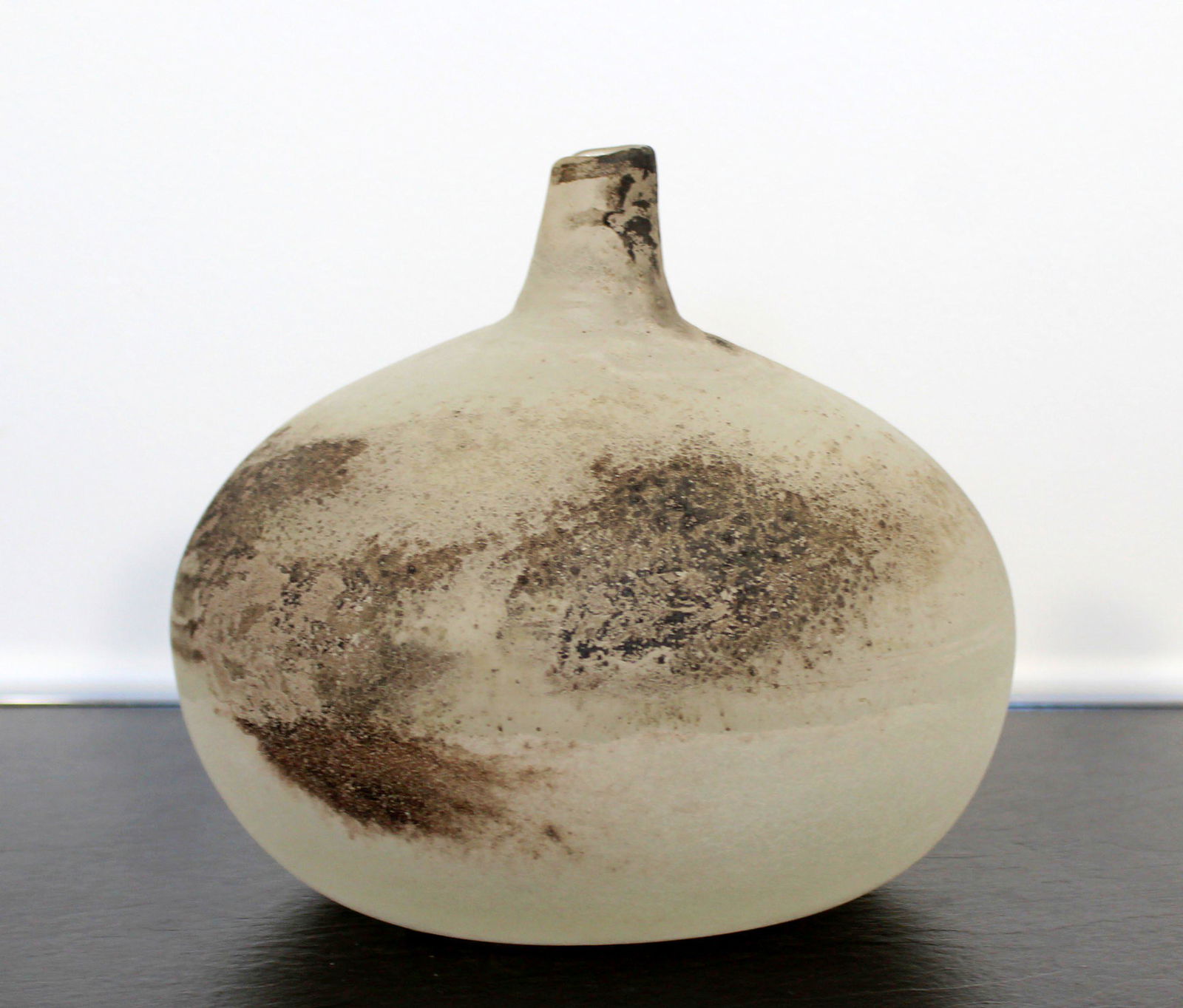 Modern Frosted Glass Vase Vessel Signed Cenedese Italy: For your consideration is a stunning, frosted glass vase vessel, with a narrow mouth, signed by Gino Cenedese, made in Italy, circa the 1960s. In excellent condition. The dimensions are 7.5" Dia.