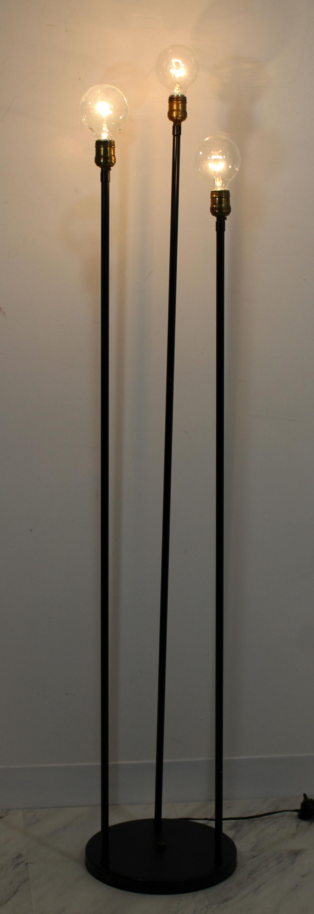 Modern David Wurster Raymor 3 Bulb Standing Floor Lamp: For your consideration is a fantastic, three bulb, standing floor lamp, designed by David Wurster for Raymor, circa the 1950s. In excellent condition. The dimensions are 11" Dia x 57" H.