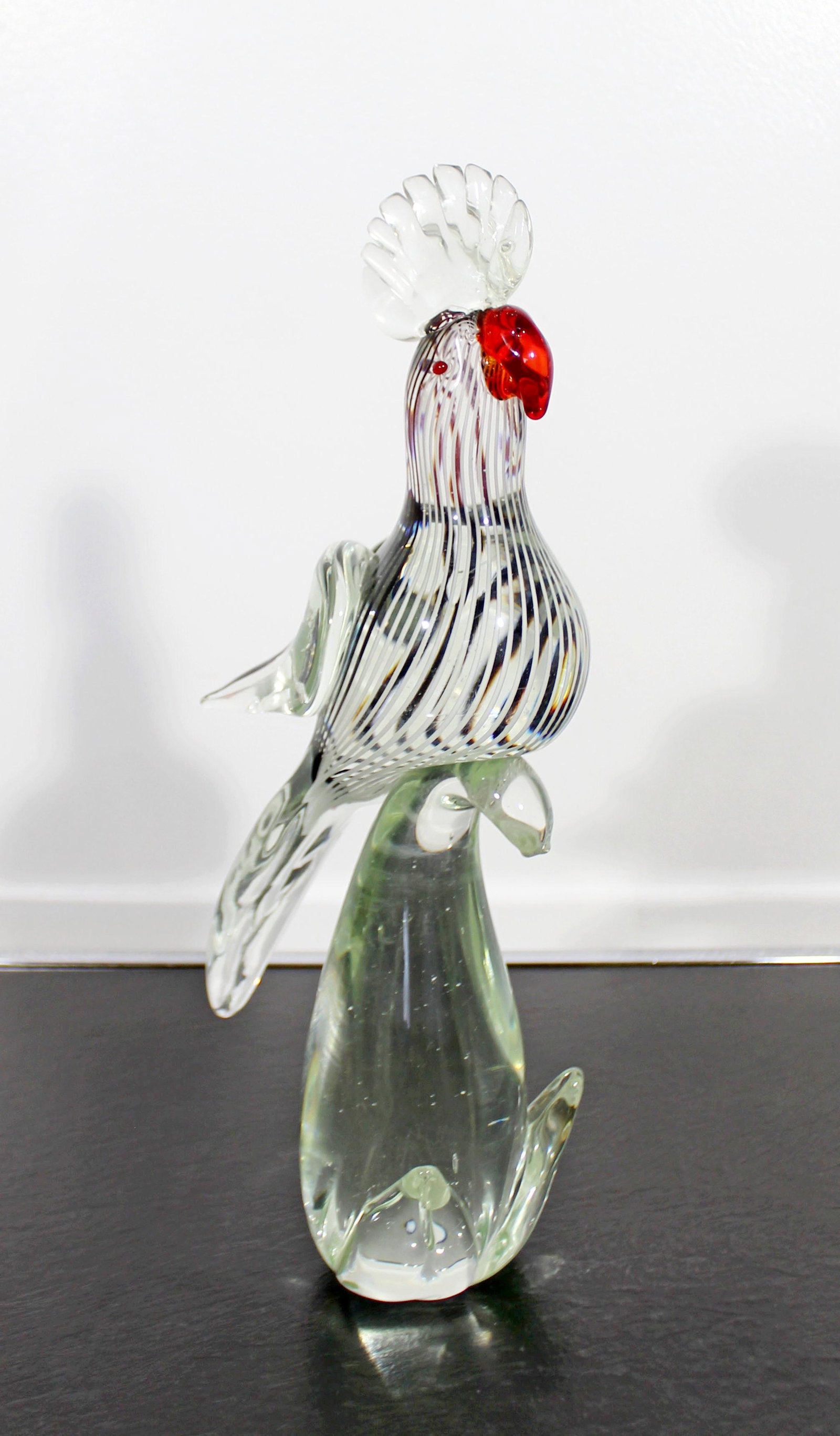 Murano Glass Cockatoo Art Table Sculpture Italy Red: For your consideration is a magnificent, Murano glass art sculpture, of a cockatoo, made in Italy circa the 1960s. In excellent condition. The dimensions are 3.5" W x 6" D x 14.25" H.