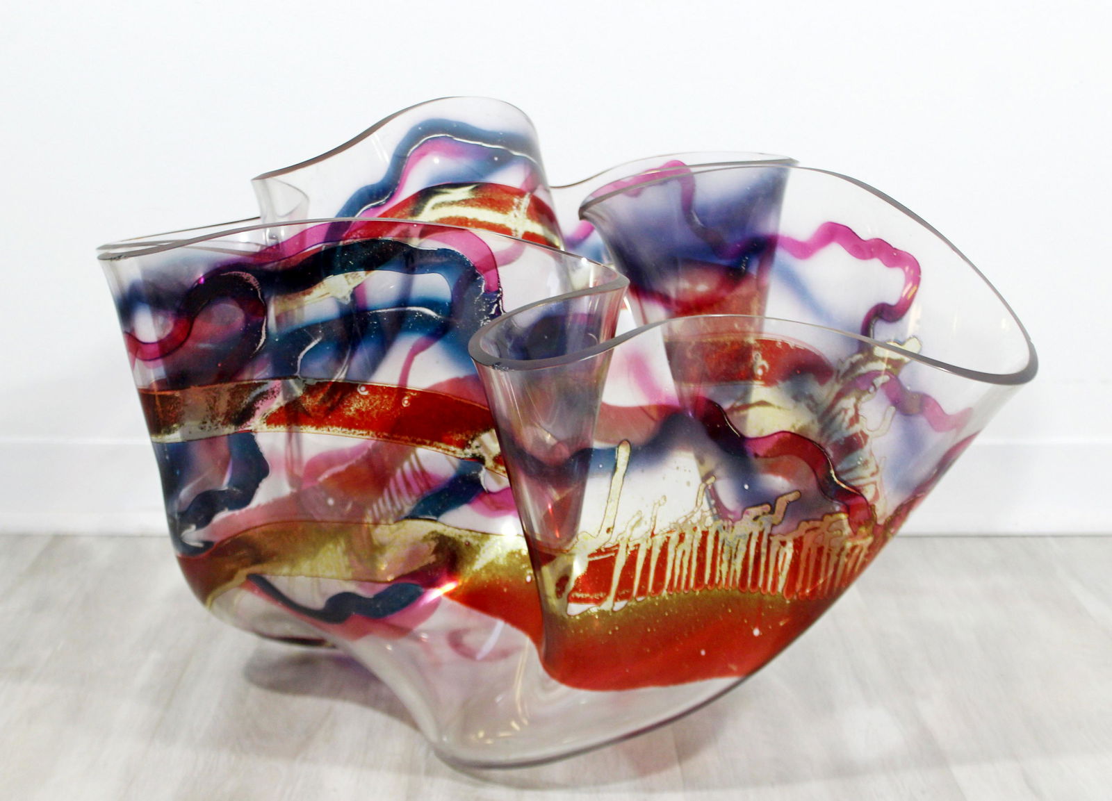 Massive Memphis Laurel Fyfe Slumped Art Glass Bowl: For your consideration is a phenomenal and massive, slumped glass art bowl centerpiece, in the Memphis style, by Laurel Fyfe for Foxfire Glass Company, circa the 1980s. In good condition, with some mi