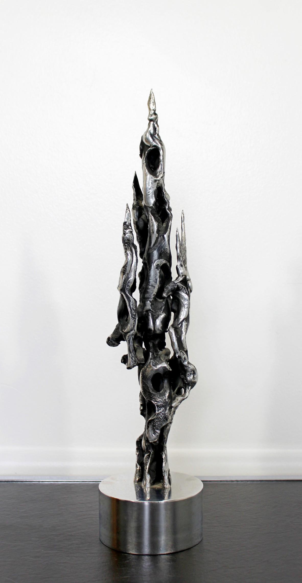 Hibben Signed Abstract Steel Brutalist Table Sculpture: For your consideration is a phenomenal, abstract table sculpture, made of steel, signed and dated by Thomas Hibben, 1970. In excellent condition. The dimensions are 4" Dia x 17" H.