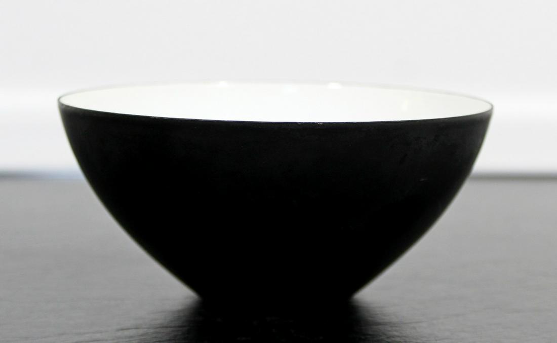 White Enamel Art Bowl Herbert Krenchel Danish: For your consideration is a splendid, white enamel art bowl, by Herbert Krenchel, made in Denmark. In excellent condition. The dimensions are 5" Dia x 2.5" H.