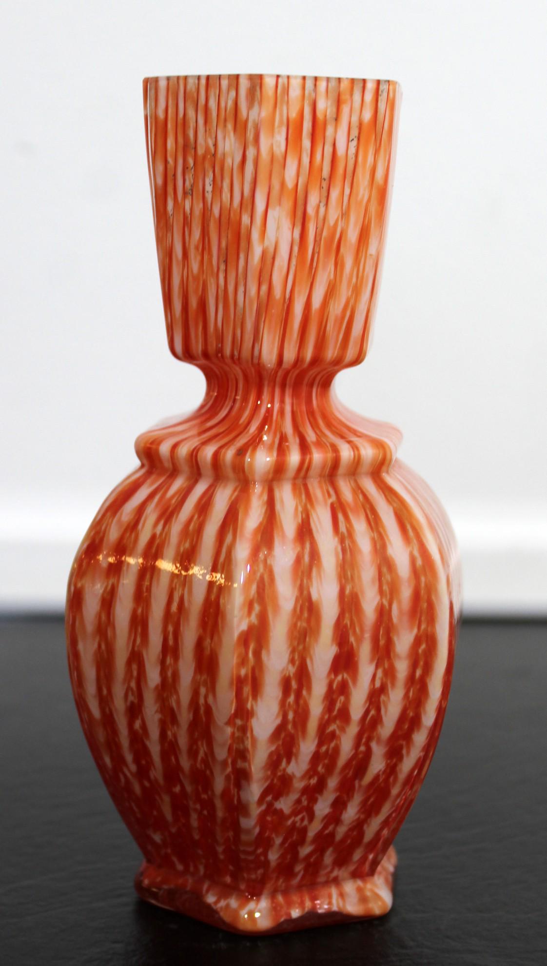 Czechoslovakian Sm Red Striped Glass Vase Table: For your consideration is a Czechoslovakian, red striped glass vase. In excellent condition. The dimensions are 4" Dia x 7" H.