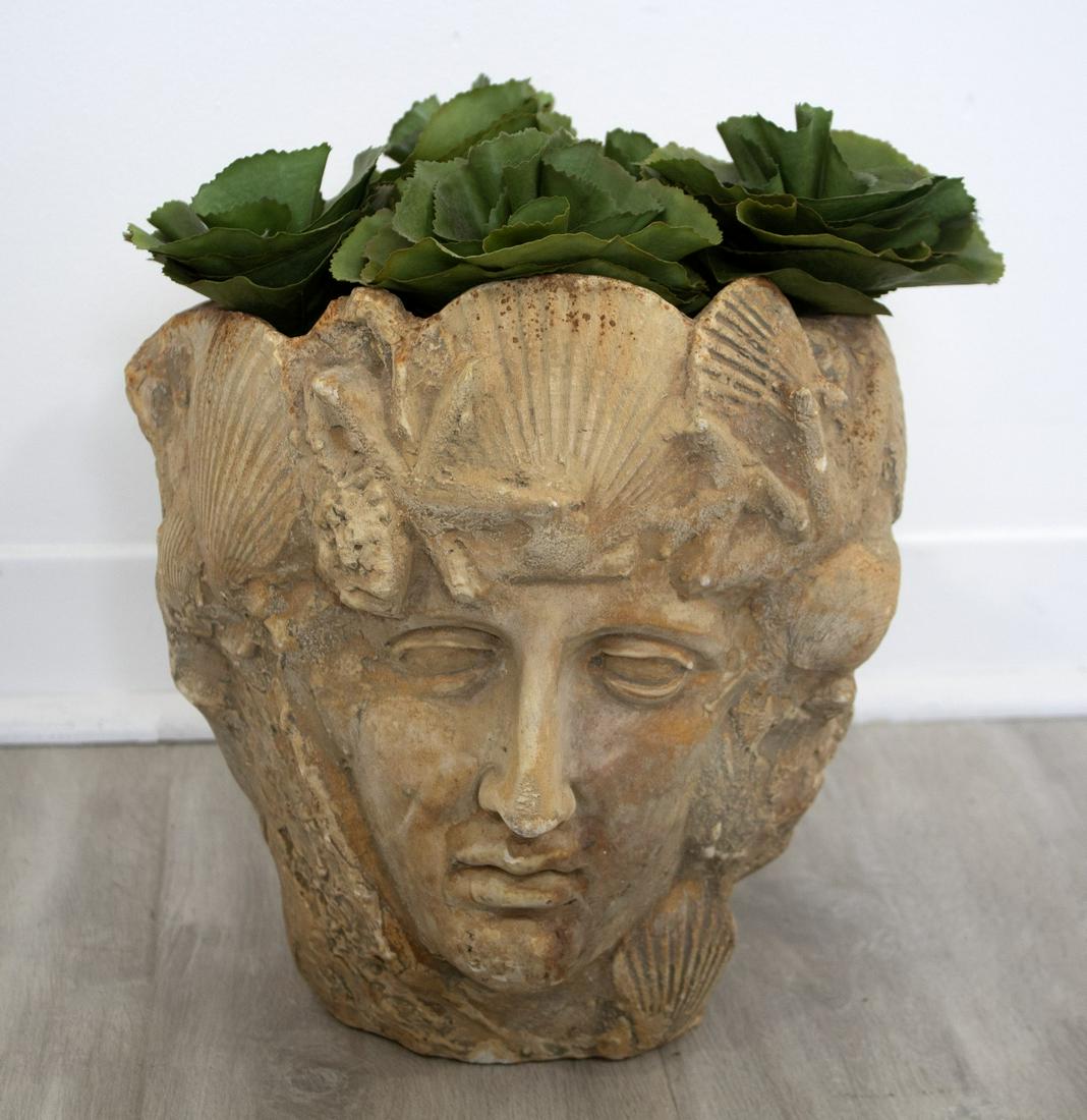 Detroit Garden Works Italian Grotto Seashells Ceramic (1 of 6)