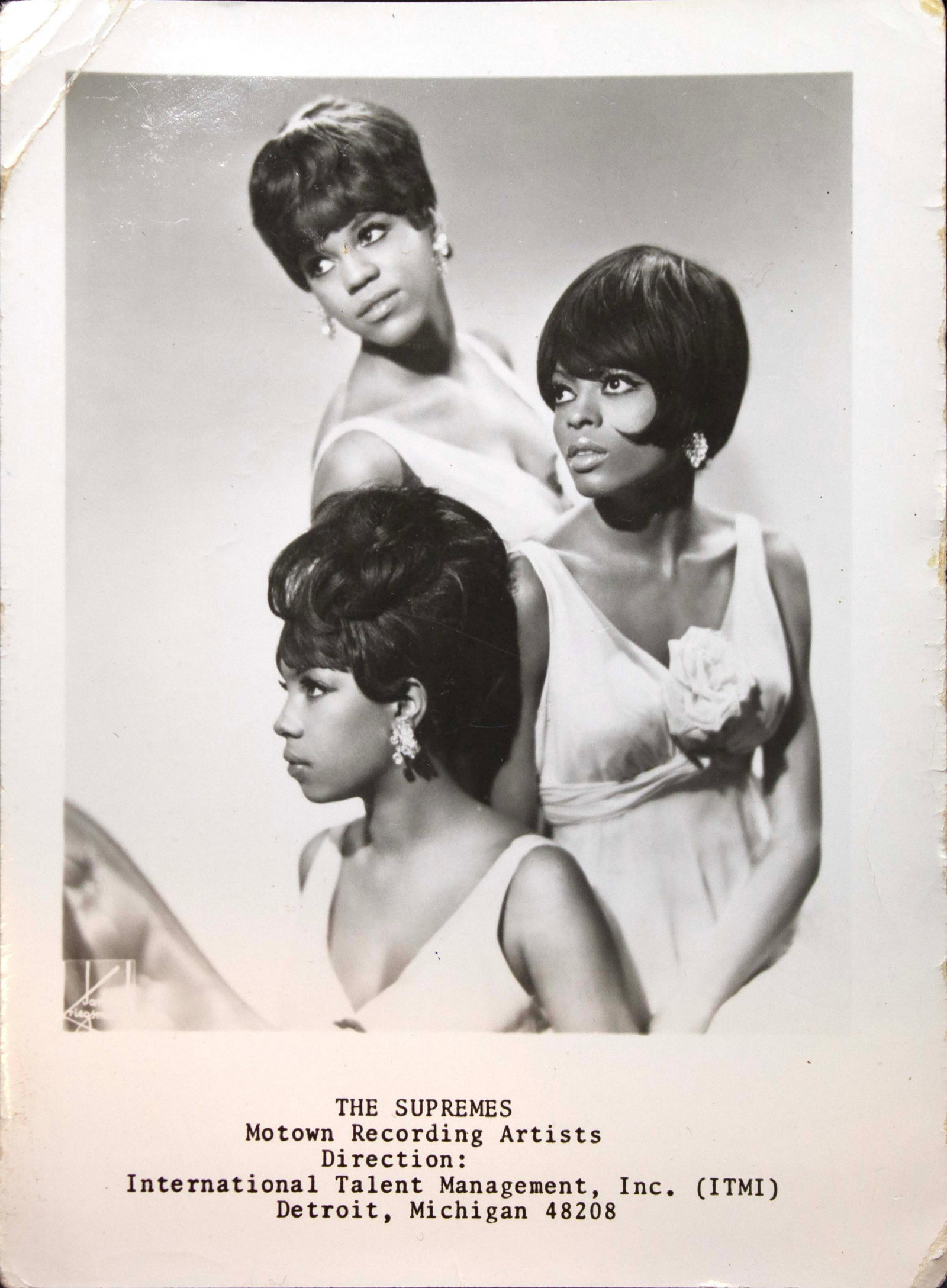 The Supremes Autographed Vintage Black & White Photograph Motown Recording Artists 1967: A marvelous vintage black and white glossy photograph featuring the iconic female group "The Supremes" - Motown Recording Artists. From the cover of the album "You Can't Hurry Love" released in 1967.