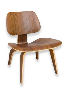 Eames for Herman Miller Bentwood Contemporary Modern LCW Chair: An Eames for Herman Miller bentwood contemporary modern LCW accent chair. This wonderful little accent chair expresses the great design and craftsmanship of Eames and Herman Miller. This chair