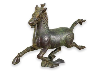 Antique Chinese Flying Horse of Gansu Green Patinated Cast Bronze Statue Early 20th Century