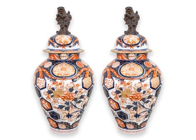 Antique Japanese Imari Pair of Temple Jars with Mounted Foo Dogs Meiji Period Design 19th Century