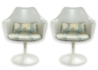 Eero Saarinen for Knoll Pair of Tulip Armchairs 1955 Fiberglass Original Tag
