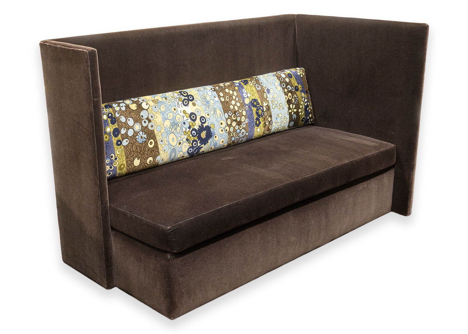 John Saladino Brown Mohair Sofa with Jack Lenor Larsen Fabric Pillow Custom Made: A John Saladino high back sofa. This is a gorgeous modern accent sofa. This piece is upholstered with a beautiful brown mohair fabric all over. The fabric is in really good condition, still soft and p