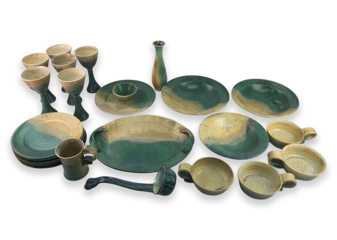 Wellman & Welsch Studio 24 Piece Pottery Ceramic Dish and Serving Set Vintage Dining (1 of 11)