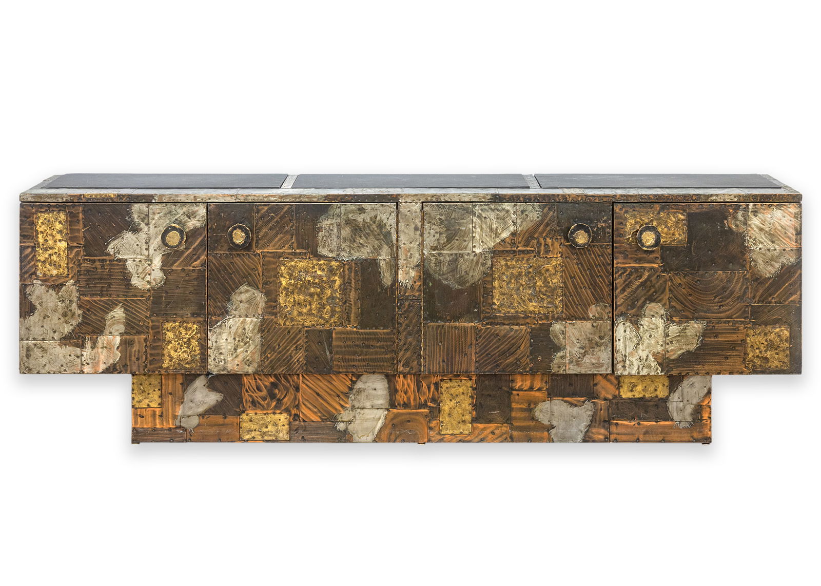 Paul Evans Patchwork Credenza Metal Wood & Slate Custom Made Vintage c. 1960s: An original vintage 1960s patchwork credenza by Paul Evans. An example of Paul Evans’ iconic patchwork series, this monumental credenza showcases the sculptural craftsmanship and metalworking in