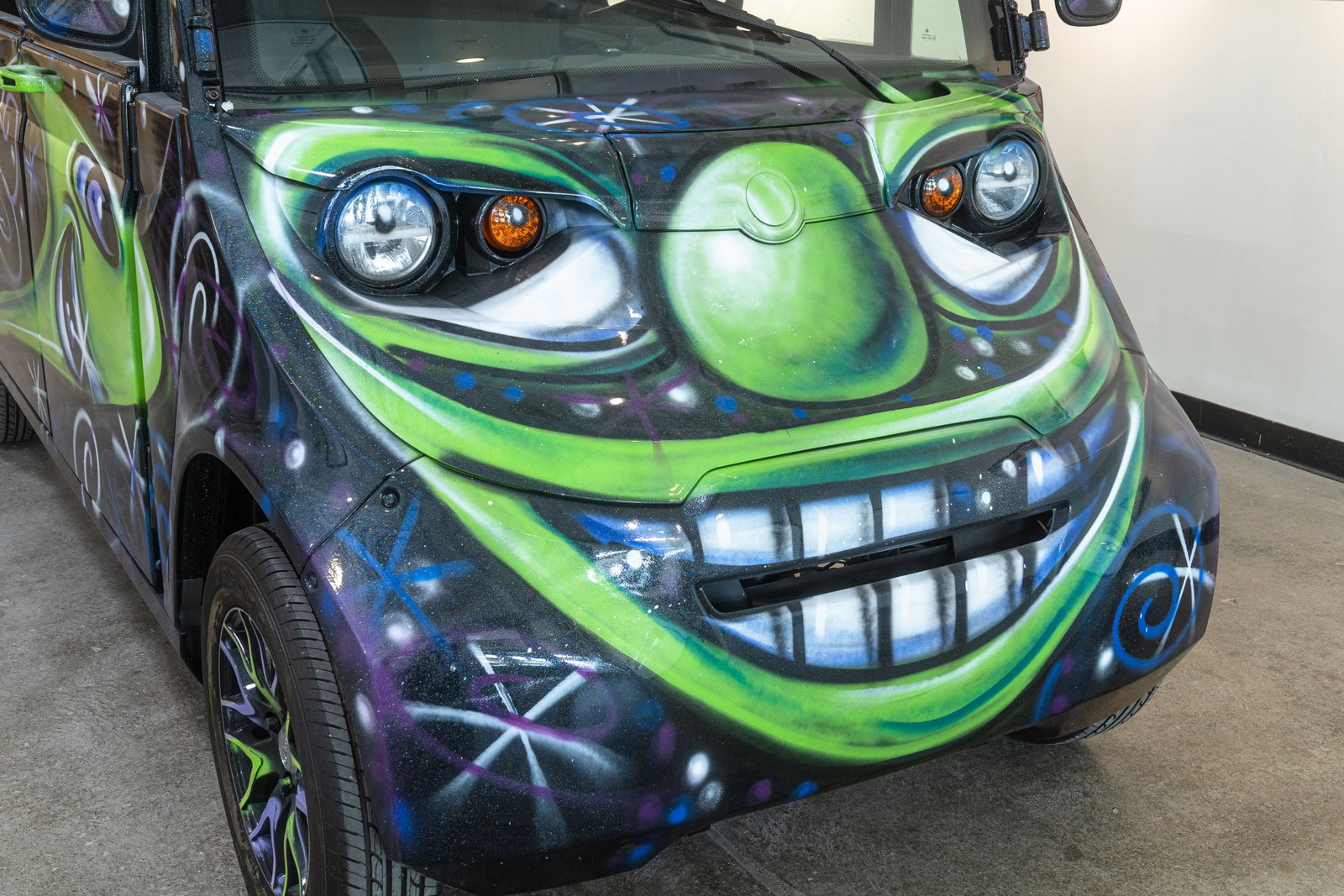 Kenny Scharf - Custom Painted GEM E4 Golf Cart, Contemporary Street Art Collectable Vehicle - 4