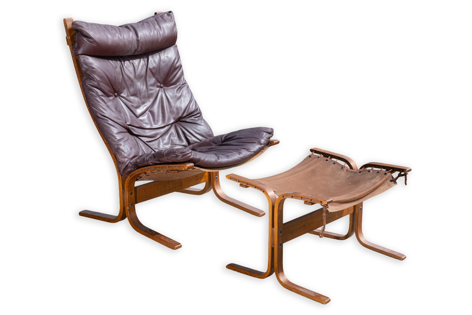 Ingmar Relling Siesta Model Lounge Leather Chair & Ottoman Scandinavian Modern Design: Ingmar Relling “Siesta” lounge chair and ottoman, a well-known Scandinavian modern seating design recognized for its light frame and suspended sling construction. The set features bentwood