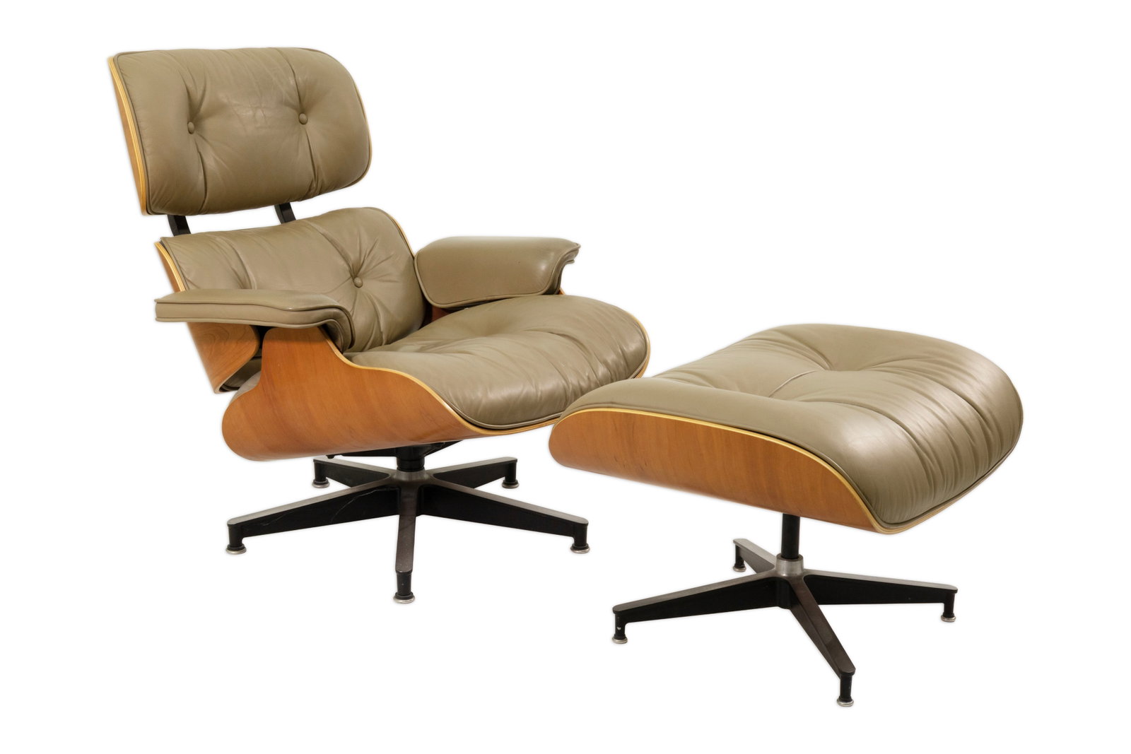 Charles & Ray Eames for Herman Miller - Lounge Chair and Ottoman Taupe Leather Walnut 1956/1980s (1 of 8)
