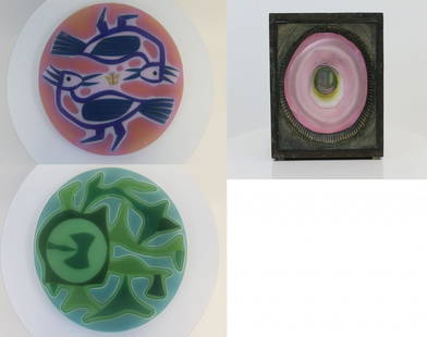 Lot of 3 Higgins Signed Glass Plates & Metal Box: Lot of 3 Higgins Signed glass items: Large Pink Plate w/ Birds & Butterfly, Large Green Plate w/ Leafy Shapes, Higgins Signed Metal Box w/ Pink Glass 15" W x 0.75" H, 15" W x 0.75" H, 9.25" W x 9" H