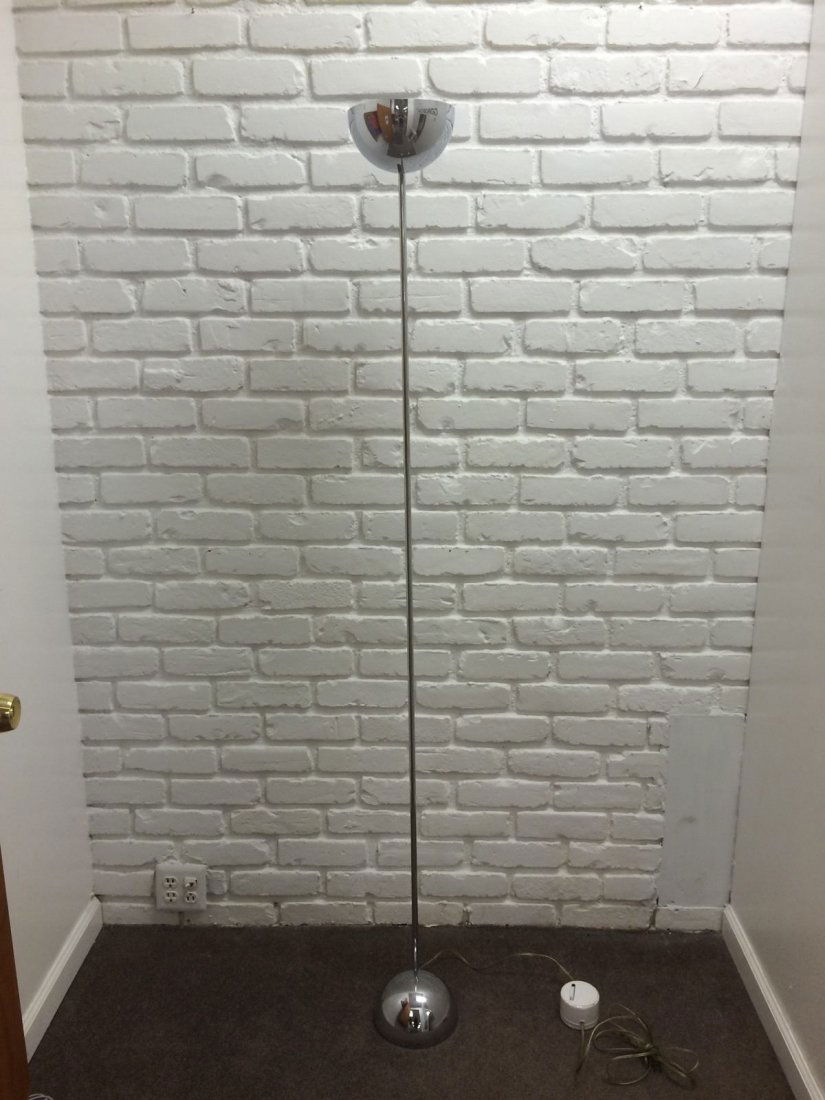 Mid Century Robert Sonneman Chrome Floor Lamp: For your consideration this chic chrome Mid Century Modern Robert Sonneman floor lamp stands at H-69" W-7". This piece is in near mint condition, with no rust, pitting, dents, or scratches.