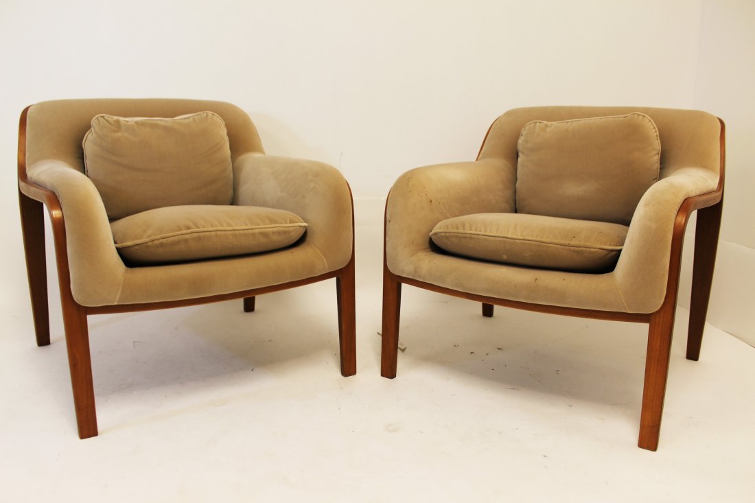 Pair of Bill Stephens for Knoll Lounge Club Chairs: A fabulous pair of Bill Stephen for Knoll club lounge chairs, circa 1970's. This fantastic set of two vintage chairs are perfectly plushy and ready for to melt into! In very good condition, would bene