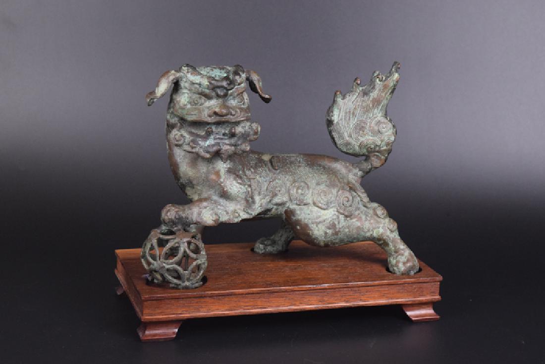 Chinese Qing bronze foo dog (1 of 4)