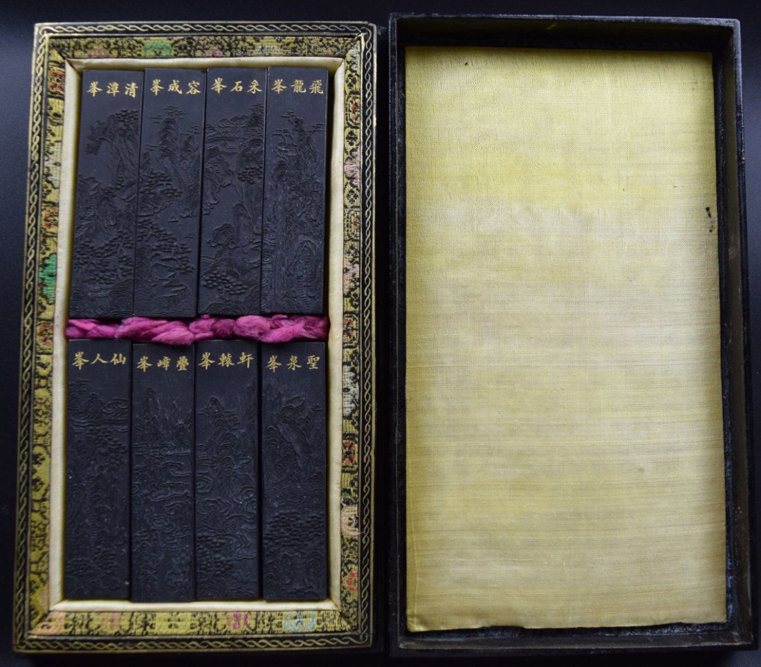 Set of 8 Chinese Qing ink sticks (1 of 7)