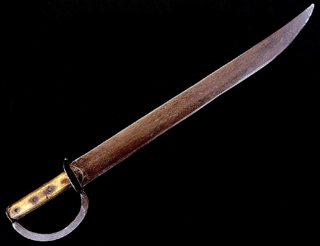 Large Confederate D-guard Bowie Knife (Sword) used in: Large Confederate D-guard Bowie Knife (Sword) used in American Civil WarStrong iron hilt mounts with a distinctive D-guard, bull horn grips in good undamaged condition. Massive single edged blade havi