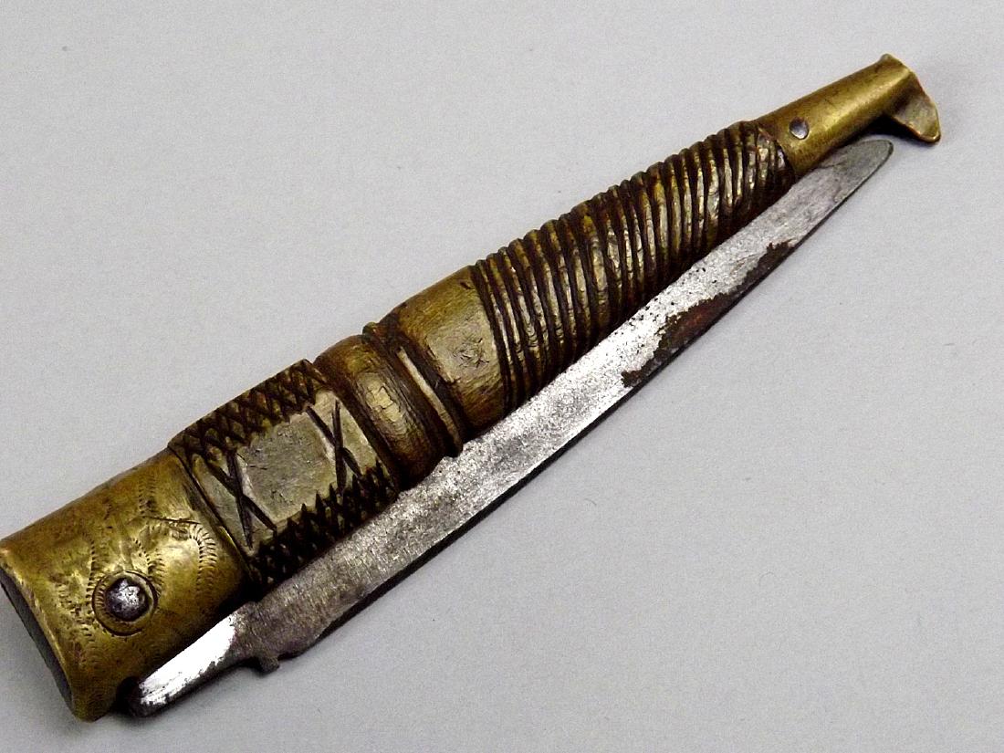 Rare 17th-18th C. Italian or Spanish "NAVAJA" Folding: Rare 17th-18th C. Italian or Spanish "NAVAJA" Folding Knife used in American Revolution. Rare early example , most likely Italian in origin, having brass mounts with distinctive Boot shaped pommel, ni