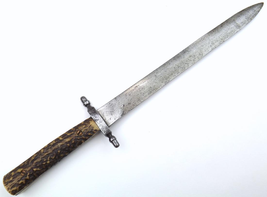 19th C. German or American Early Hunting Knife: 19th C. German or American Early Hunting Knife. A well-built example of an early hunting knife made by either American or German cutler. Having a strong single-edged blade of somewhat oval section. St