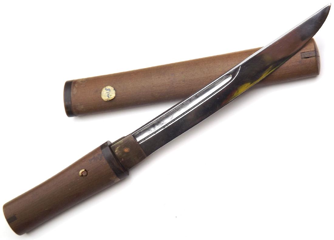 14th-16th C. Japanese Samurai Armor Piercing Tanto: 14th-16th C. Japanese Samurai Armor Piercing Tanto Dagger with Rare Hamon. Interesting Samurai Tanto dagger with an early blade of exceptional thickness and strength, built for piercing through heavie