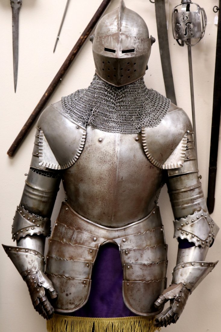 Nice 16th-17th C. Style German/English Knight's Armor: Very Nice 16th-17th C. Style German/English Knight's Suite of Armor. A good Victorian example well wrought of exceptionally heavy and strong gauge steel with fully articulated parts. The fabric skirt 