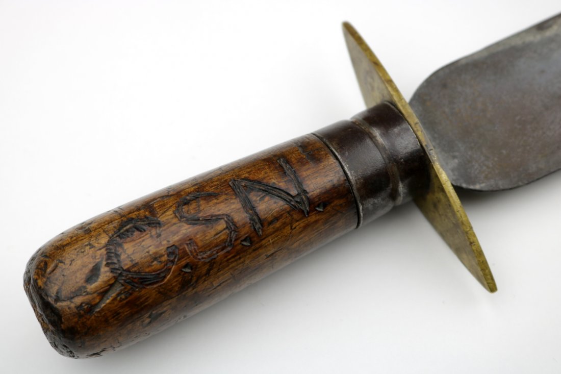 American Civil War Confederate Naval Bowie Knife CSN: American Civil War Confederate Naval Bowie Knife CSN Navy Cutlass Sword. Total length (inside scabbard if present) : 20 1/2", Blade length : 15 3/4". Dear Bidders, please note, the detailed descriptio