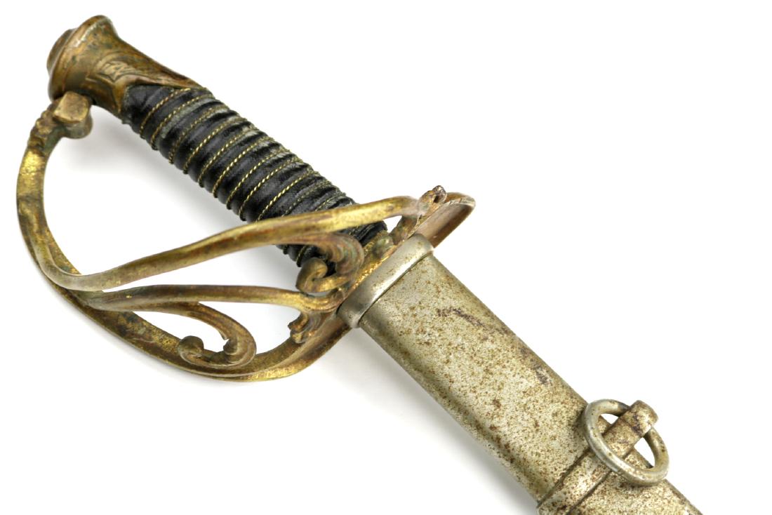American Civil War era US Cavalry Officers Sword: American Civil War era US Cavalry Officers Sword. Total length (inside scabbard if present) : 42", Blade length : 35". Dear Bidders, please note, the detailed description of the item will be added wit