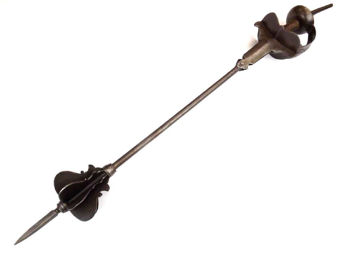 Rare 17th - 18th C. Indian SHISHPAR Battle Mace with: Rare 17th - 18th C. Indian SHISHPAR Battle Mace with KHANDA Sword Hilt. Rare early example of the Indian battle-mace weapon "Shishpar" used by skilled warrior for fighting through armored troops, arme