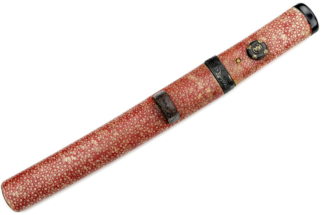 Unusual MeiJi era Japanese AIKUCHI Dagger with Fine: Unusual MeiJi era Japanese AIKUCHI Dagger with Fine Enamel Inlaid Hartimono Inscription on the Blade, Tang with Imperial Sun Symbol & Signed. Beautiful Gold inlaid Mounts and Pink color Sting Ray skin