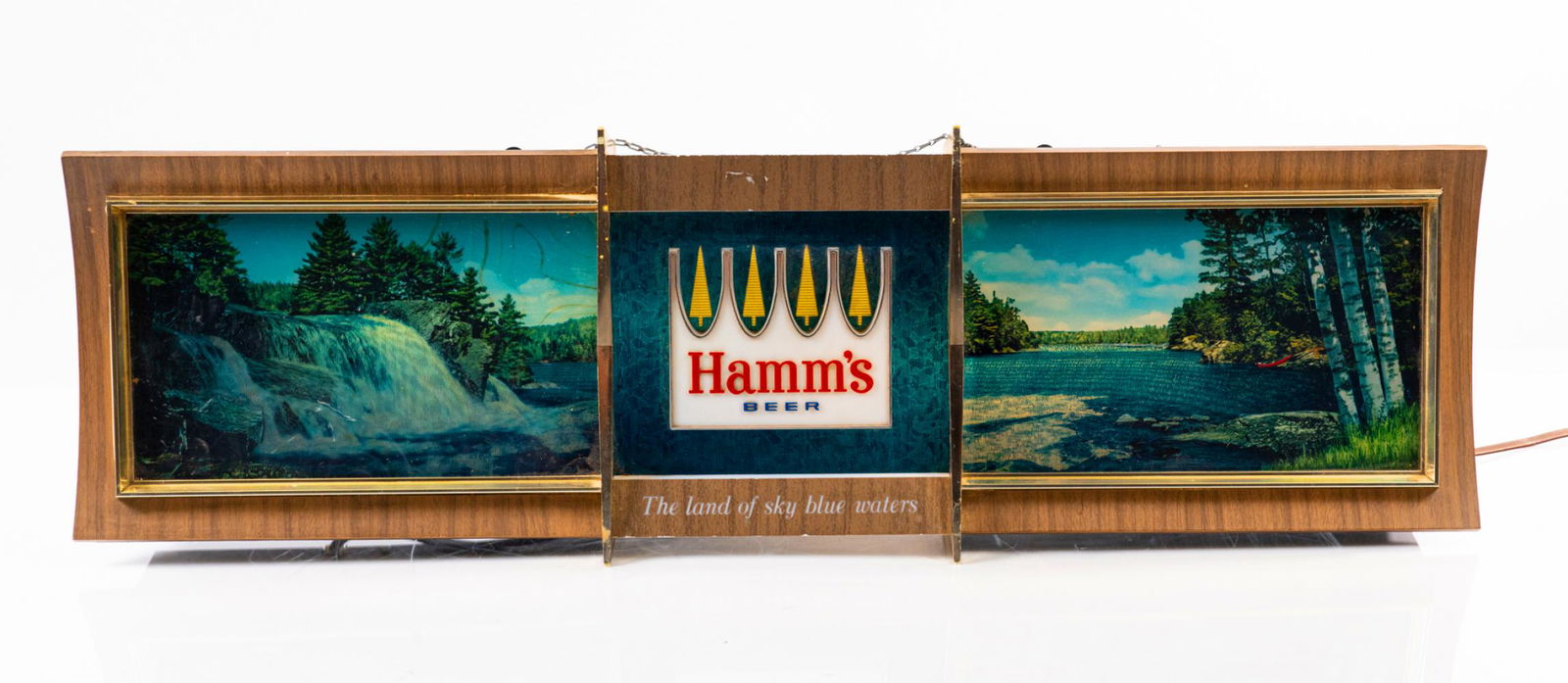 Vintage Hamm's Beer Panoramic Rippler Motion Scene: Rare c.1960's Hamm's beer lighted sign with ripper motion scene. Superb condition for the age, great working condition. Dimensions: 40.25" x 11" x 4"