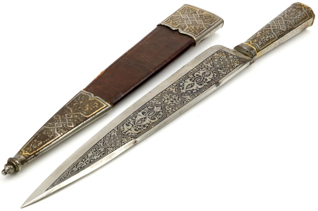 High Quality 19th C. Spanish Toledo Knife for South: High Quality 19th C. Spanish Toledo Knife for South American Gaucho Cowboys. A fantastic quality example with its steel furniture heavily etched with very fine and intricate decorations, retaining mos