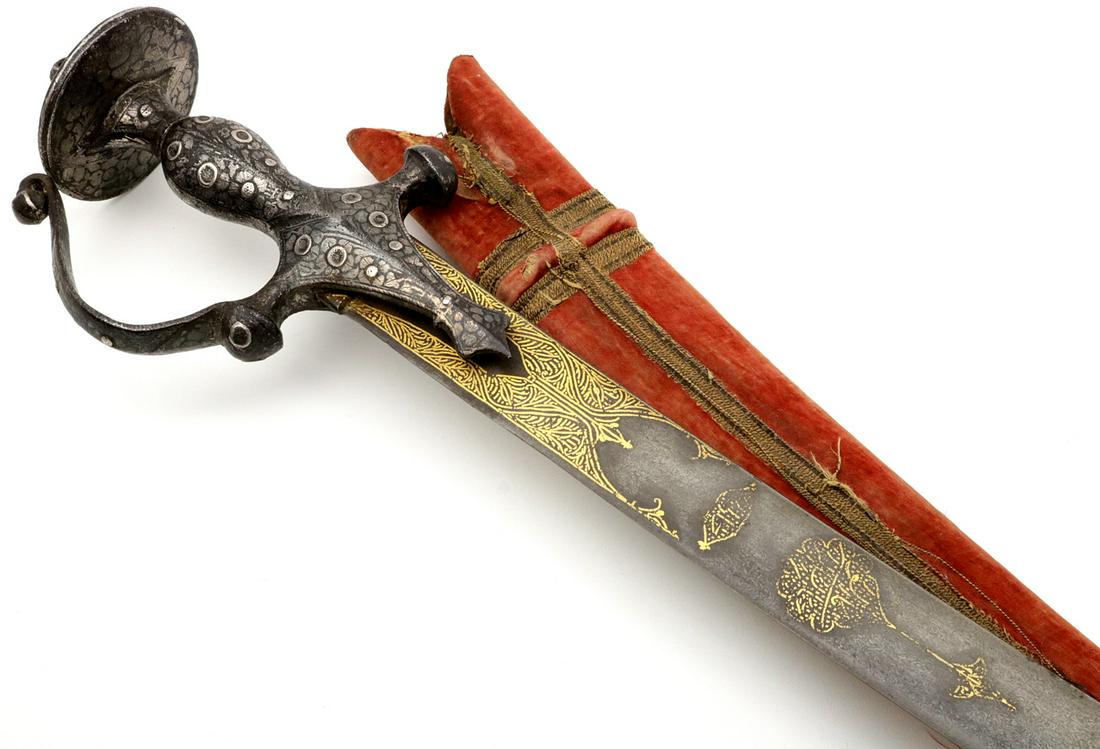 Fine 18th C. Mogul Indian Shamshir Sword.: Fine 18th C. Mogul Indian Shamshir Sword. With a beautiful long and deeply curved blade of fine active black wootz Damascus steel, having gold inlaid decorations on both sides. Large iron hilt of trad