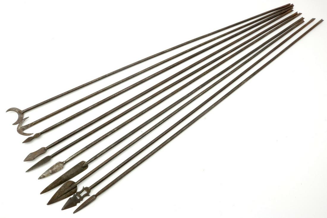 Lot of 10 Mughal Indian Steel Arrows with Different: Lot of 10 Mughal Indian Steel Arrows with Different Arrowheads. Total length : ~ 29 1/2" each.