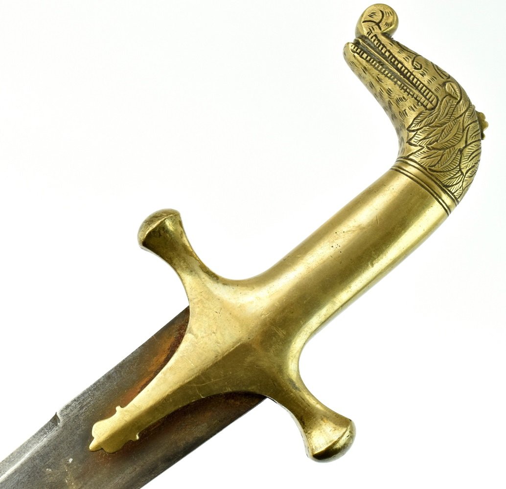 Strong Brass hilted Mughal Indian Islamic Shamshir Swor: Strong Brass hilted Mughal Indian Islamic Shamshir Sword with Layered Damascus blade. Total length : 34 3/4" Blade : 30 1/2"