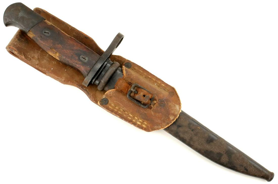 Rare Type 100 Japanese Paratrooper Fighting Knife: Rare Type 100 Japanese Paratrooper Fighting Knife Bayonet for Arisaka Rifle & Sub-Machine Gun ~ Well Marked Pommel & Tang ~ Original Frog. Total Length (inside scabbard if present) : 12 1/2" Blade Len